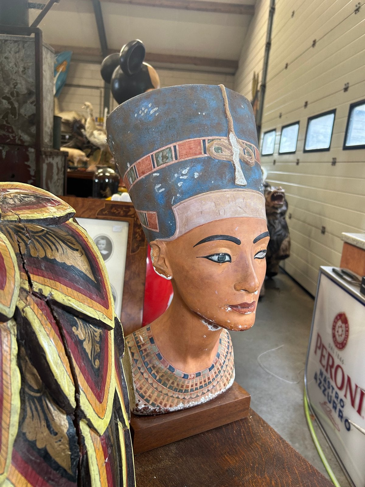 Prachtige Nefertiti Buste Replica op Houten Sokkel, Ophalen, Buste, 50 - 100 cm, Op sokkel