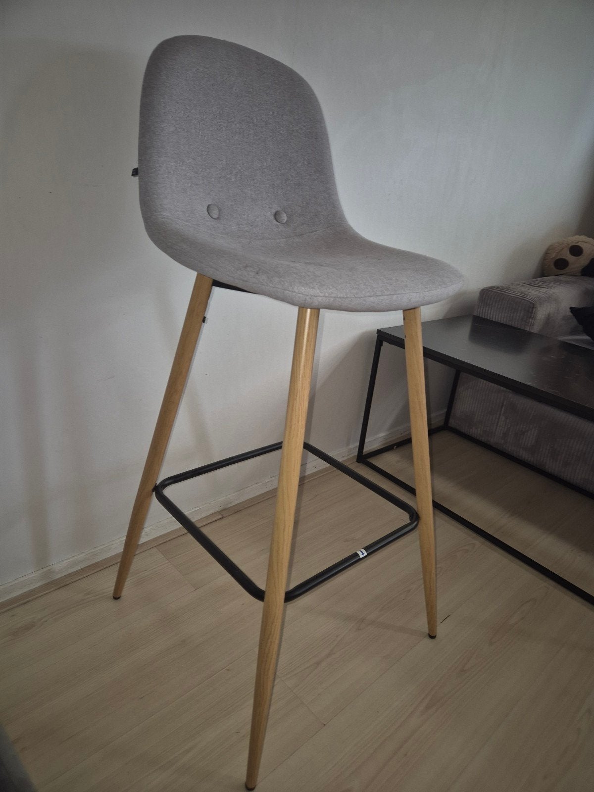 4 barkrukken 1 maandje oud past niet bij onze interieur, 4 krukken, Ophalen, 60 tot 90 cm