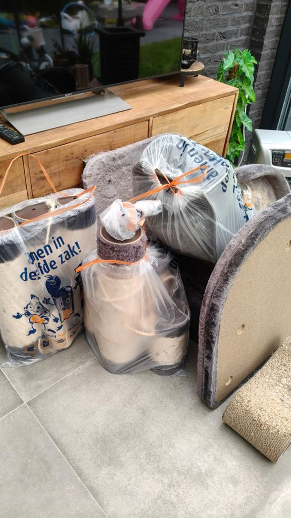 Hoge grote krabpaal gratis, Dieren en Toebehoren, Krabmeubelen, Ophalen, Gebruikt, Krabpaal
