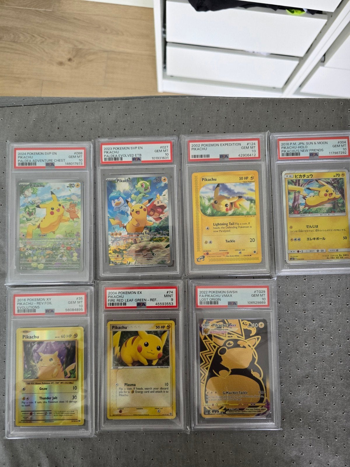 Pikachu slabs Last solds €2.708 | Directe Deal €2200, Ophalen, Zo goed als nieuw, Meerdere kaarten