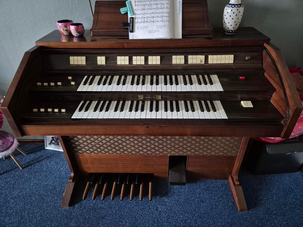 orgel Diamond, Muziek en Instrumenten, Orgels, Ophalen, Gebruikt, 2 klavieren, Orgel