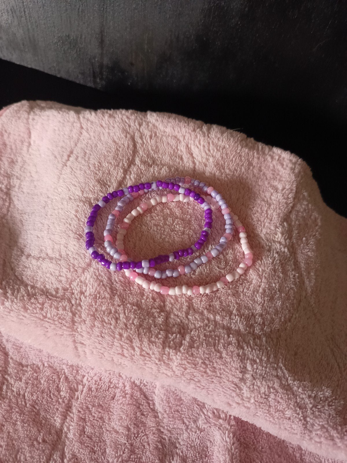 Set van 3 kralenarmbandjes in paars en roze tinten, Overige materialen, Paars, Nieuw, Ophalen of Verzenden