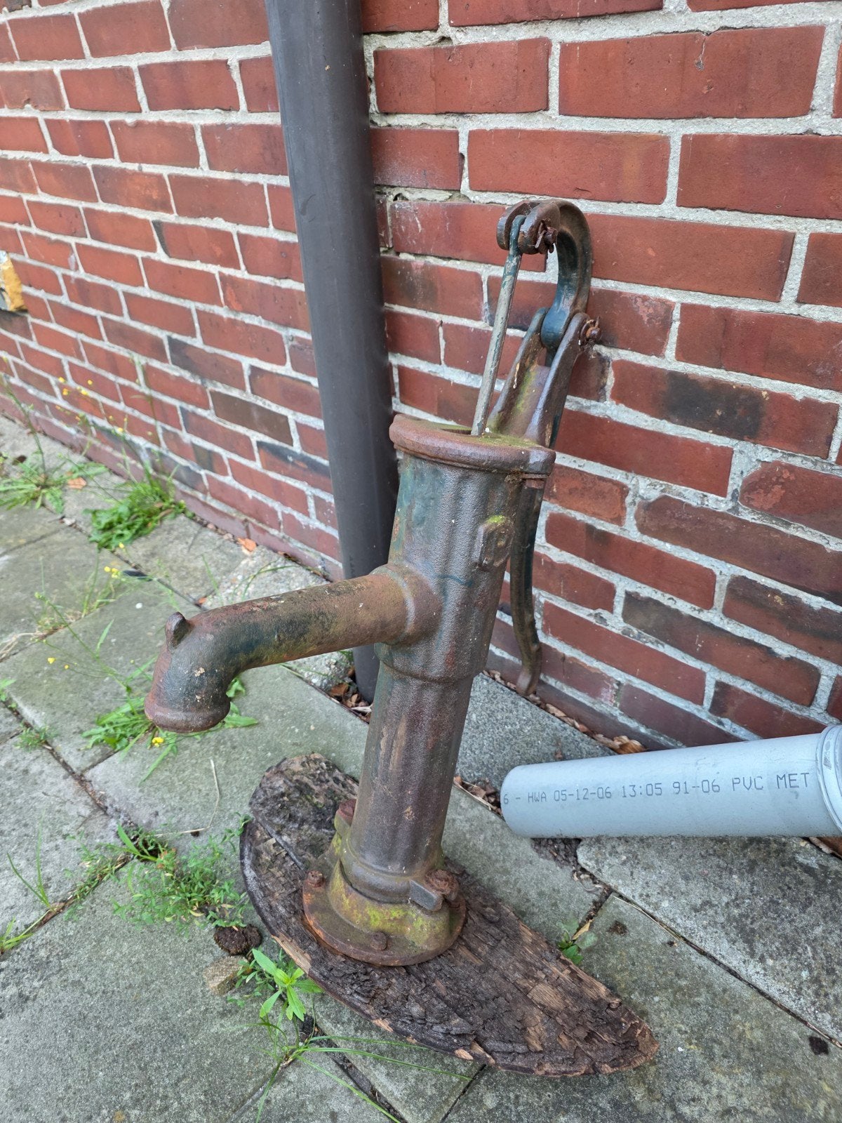 Antieke gietijzeren waterpomp - decoratie, Antiek en Kunst, Ophalen