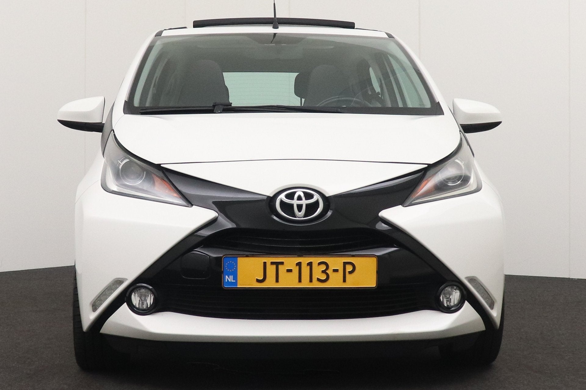 Toyota Aygo 1.0 VVT-i x-wave Cabrio Cruise Camera LMV 16", Voorwielaandrijving, Dealer onderhouden, Stof, Gebruikt