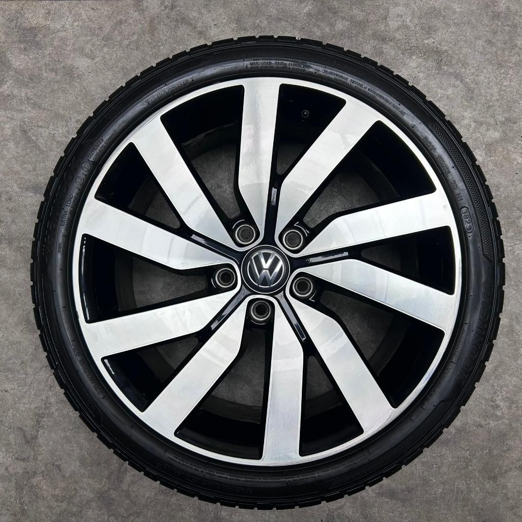 18 inch originele Salvador velgen + zomerbanden VW Golf, Auto-onderdelen, Banden en Velgen, 18 inch, Gebruikt, Banden en Velgen