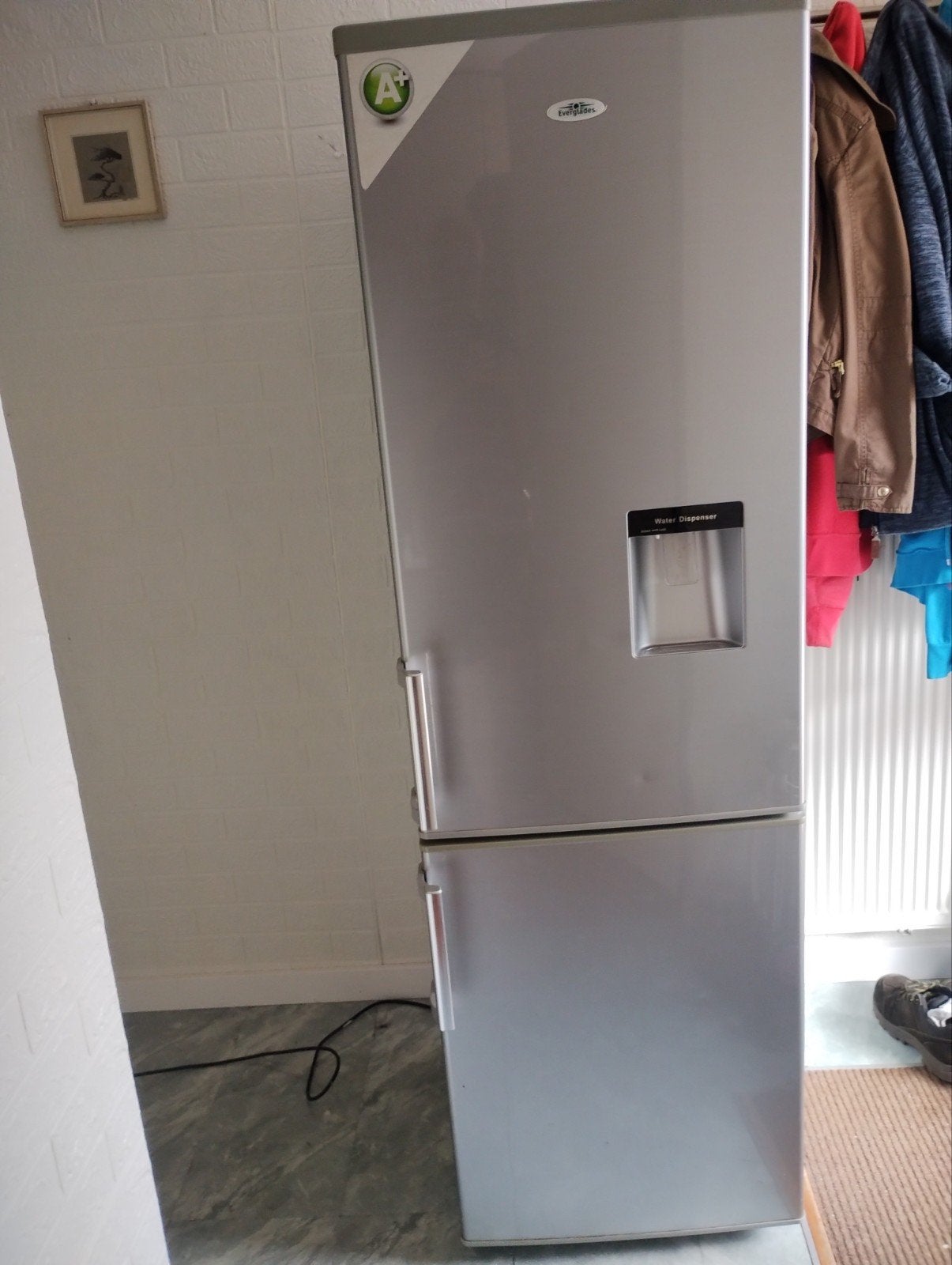 Everglades Koel-vriescombinatie A+ met waterdispenser, Witgoed en Apparatuur, Koelkasten en IJskasten, Ophalen, Gebruikt, 200 liter of meer