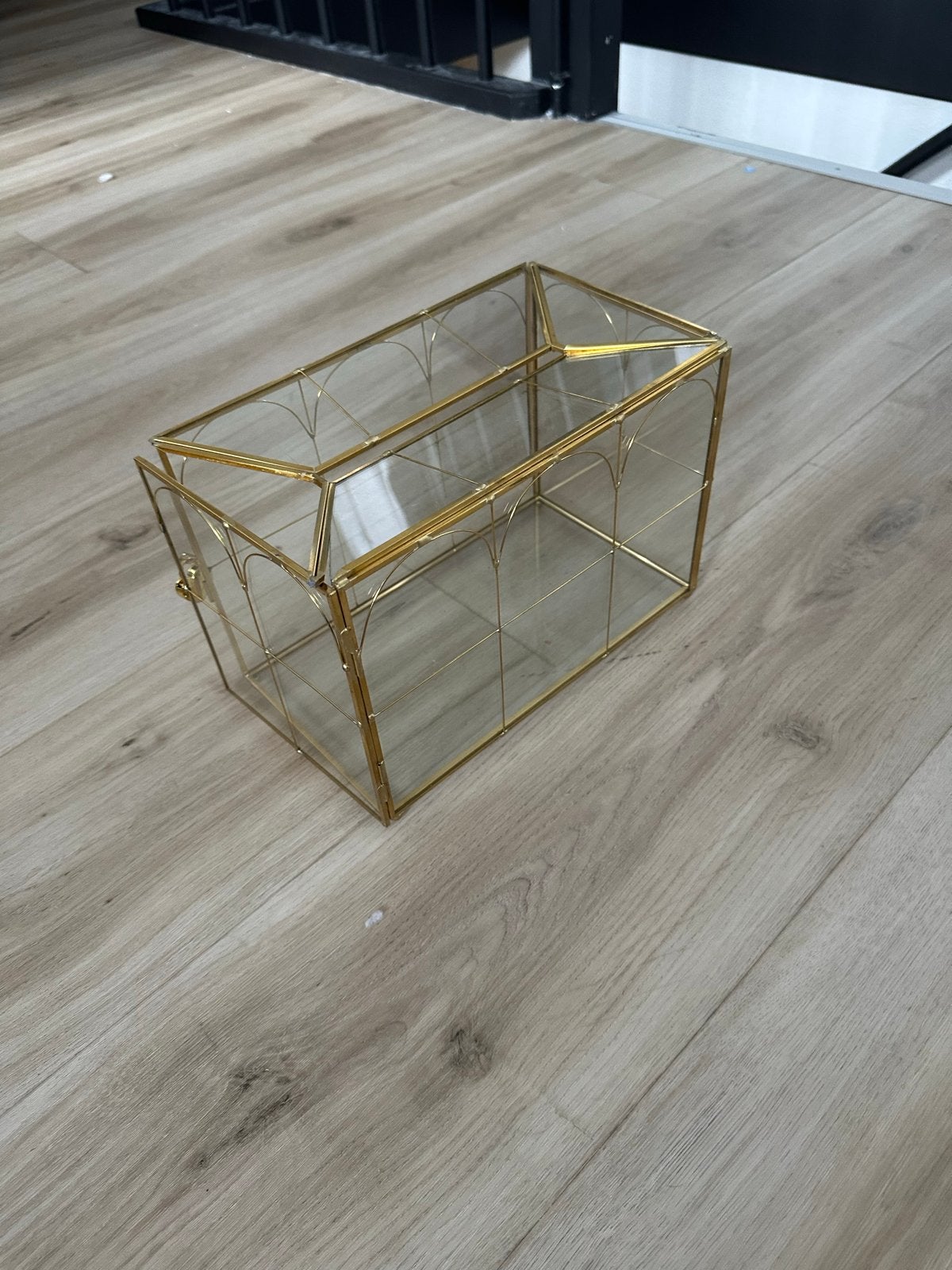 Gouden glazen sieradendoos/vitrine, Ophalen, Zo goed als nieuw, Glas, Goud