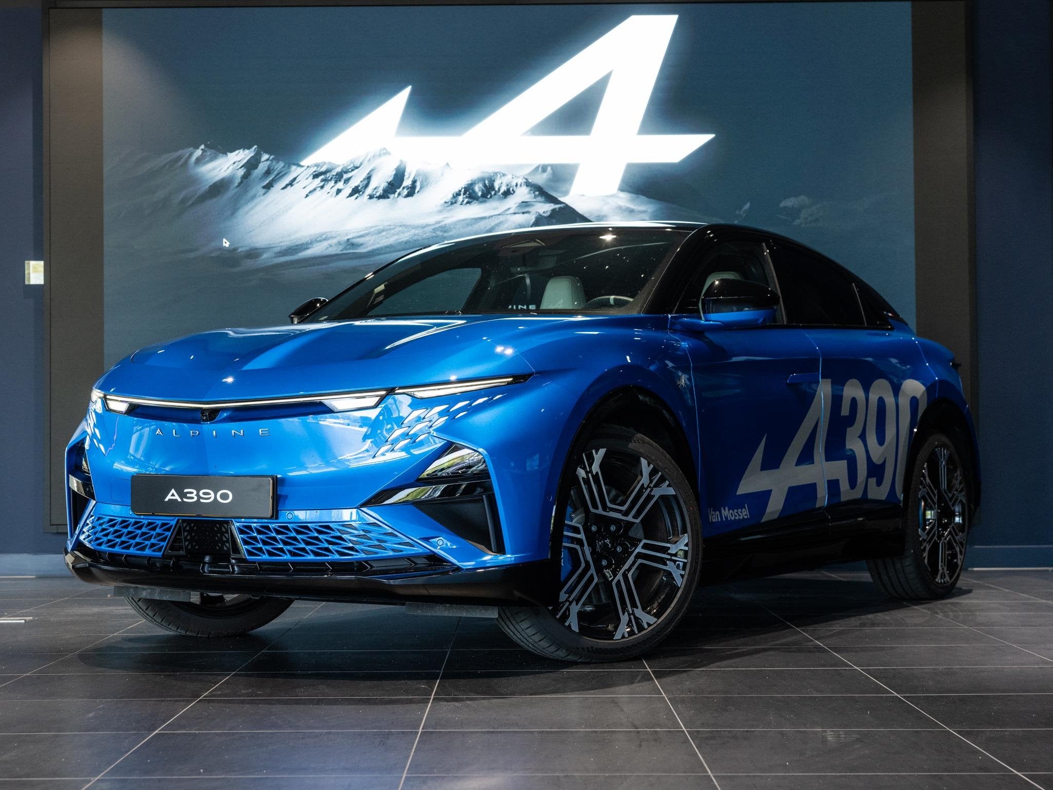 Alpine A390 GT | Bleu Alpine Vision | Sabelt® Alpine sports, Auto's, Automaat, 1350 kg, Overige modellen, 89 kWh