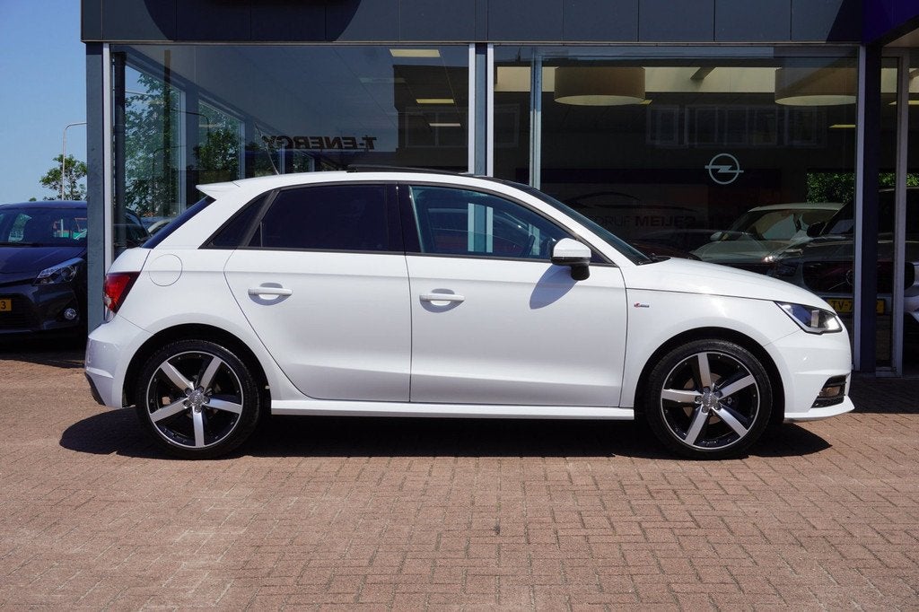 Audi A1 Sportback 1.0 TFSI Sport Pro Line S / Sline | Panoda, Auto's, Audi, Stof, 95 pk, 4 stoelen, Bedrijf