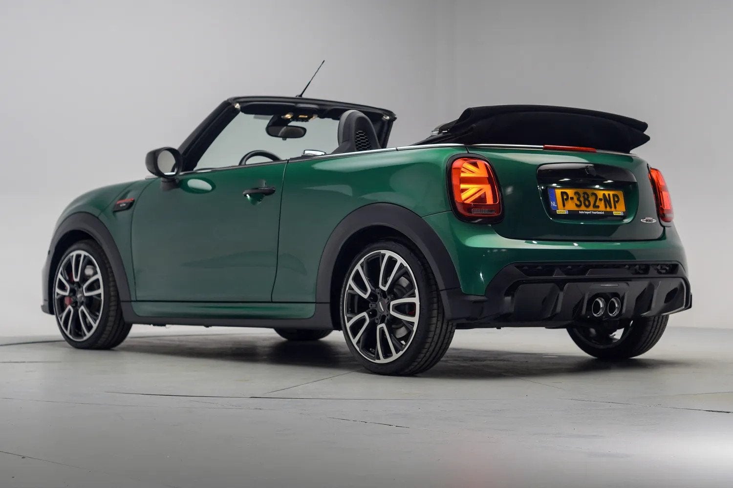 MINI Cabrio 2.0 John Cooper Works Aut. [ HUD H/K Navi Camera, Automaat, 1998 cc, Gebruikt, Cabriolet