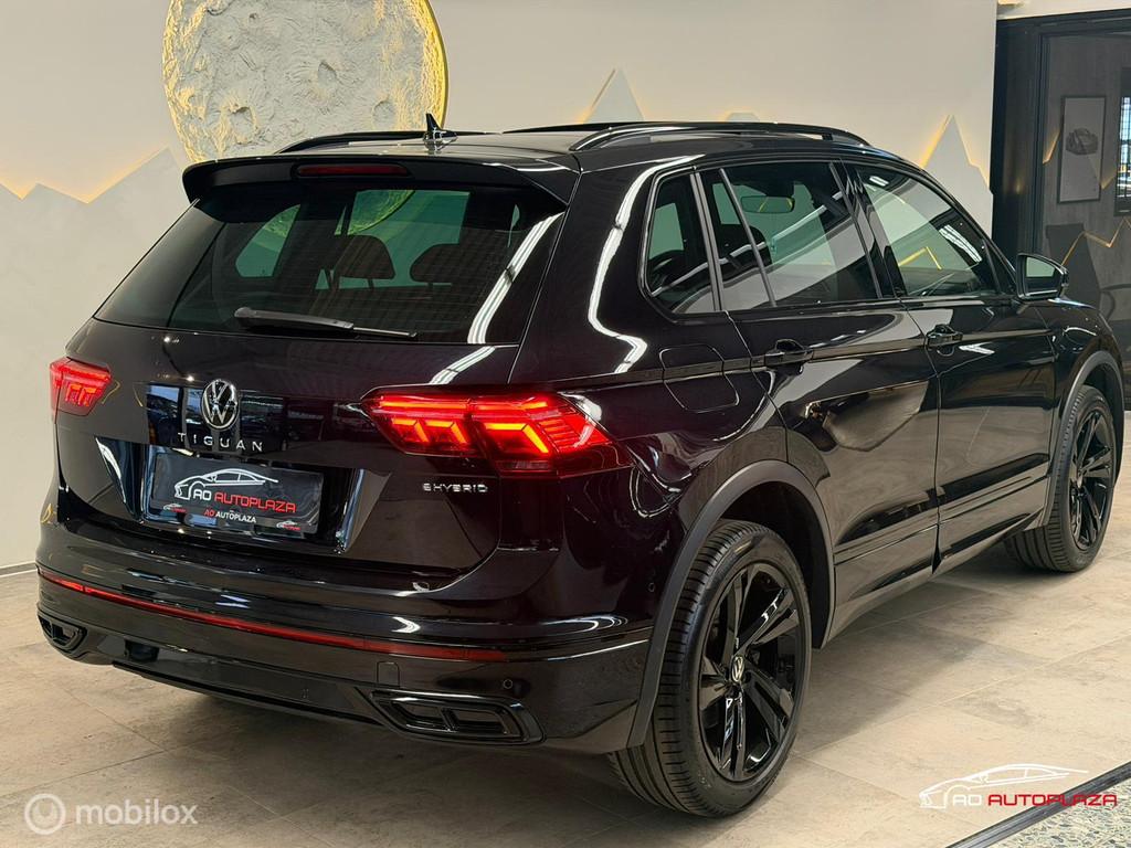 Volkswagen Tiguan 1.4 TSI eHybrid R-Line Panorama/Keyless/Le, 1716 kg, Zwart, 4 cilinders, Zwart