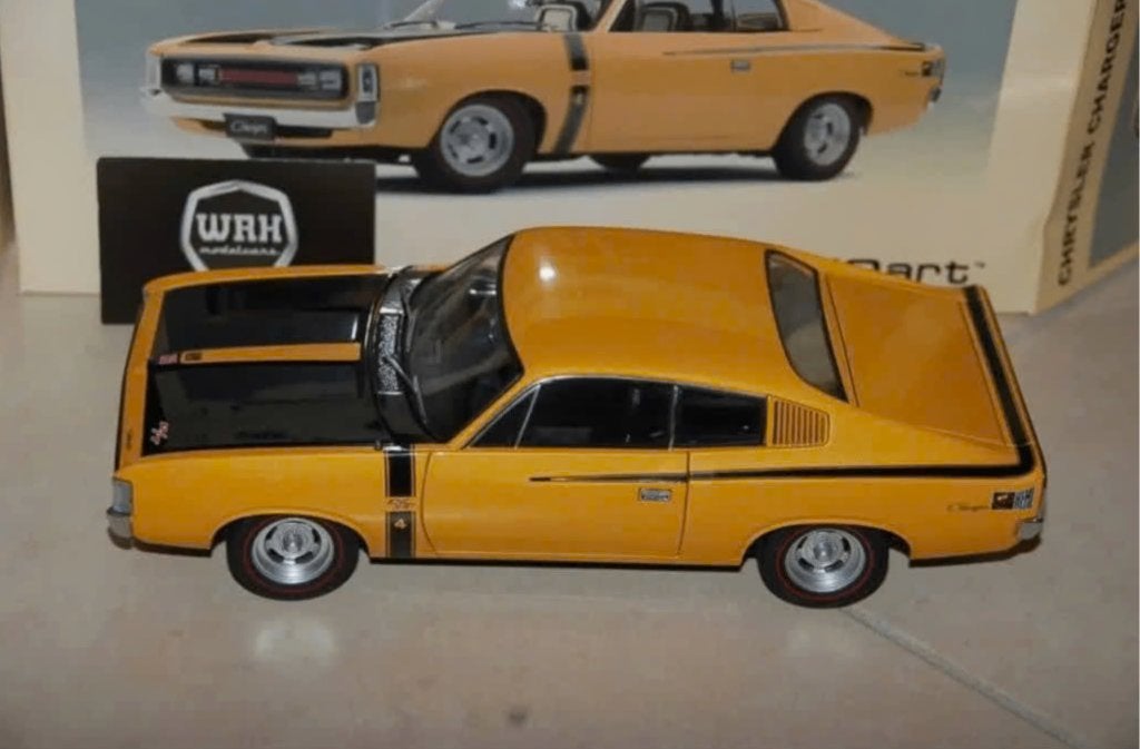 1:18 CHRYSLER CHARGER yellow Autoart 71504 in box WRH, Verzenden, Zo goed als nieuw, Auto, Autoart