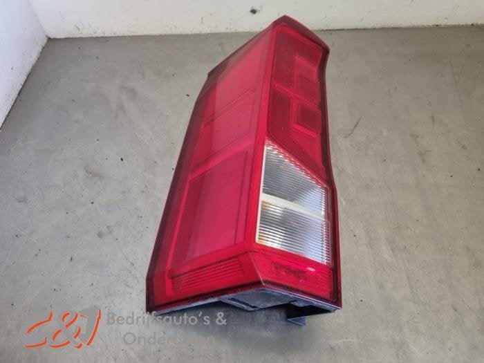 Achterlicht links van een Volkswagen Crafter