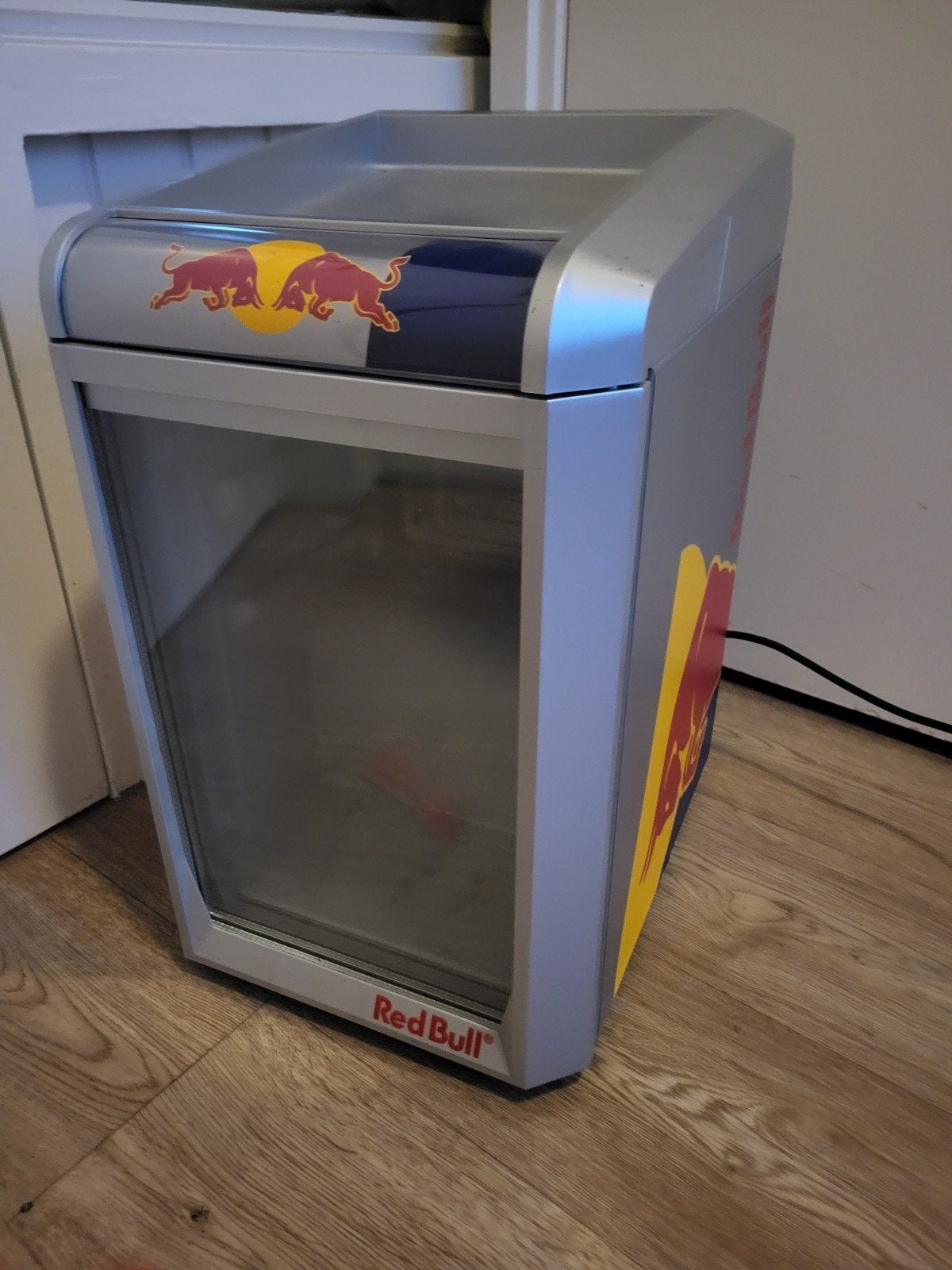 red bull koelkast, Witgoed en Apparatuur, Koelkasten en IJskasten, Ophalen, Zonder vriesvak, Minder dan 45 cm, Minder dan 85 cm