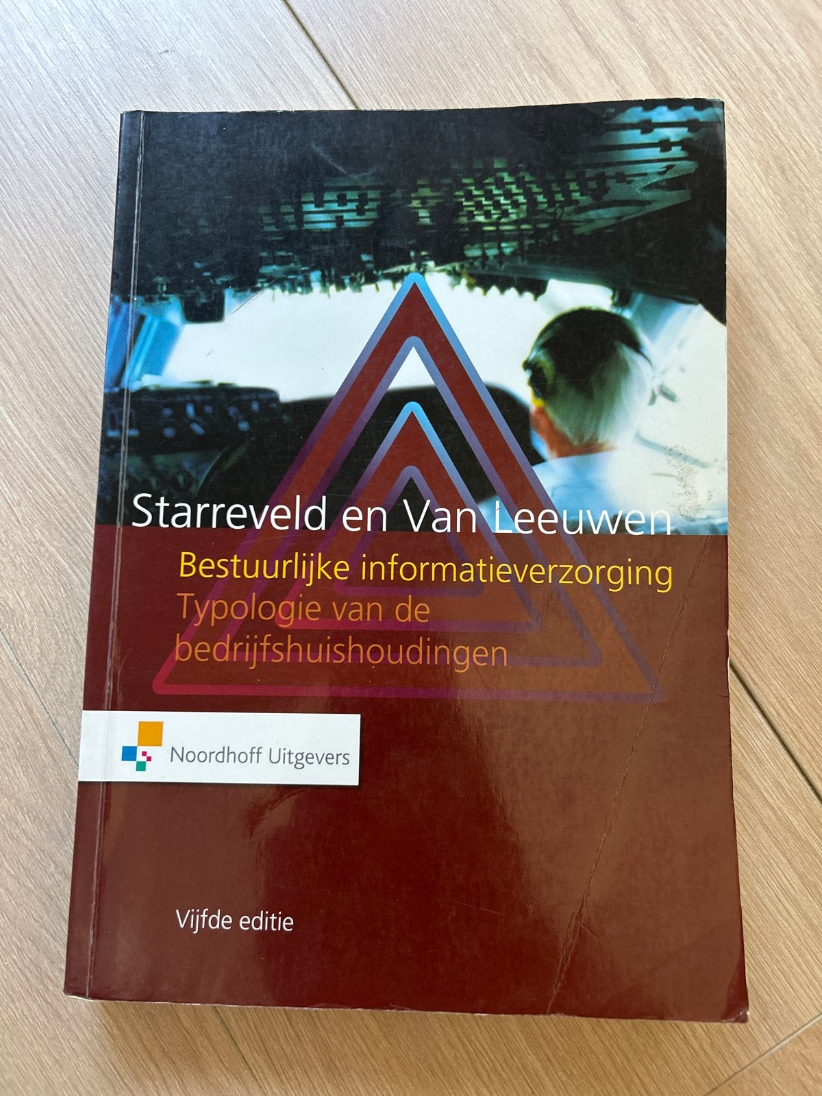 Bestuurlijke informatieverzorging - Starreveld & Van Leeuwen, Boeken, Ophalen of Verzenden, Gamma, Gelezen, HBO