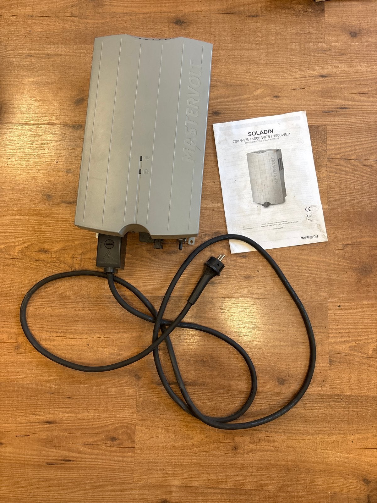 Mastervolt Soladin 1000 WEB omvormer voor zonnepanelen, Ophalen of Verzenden, Zo goed als nieuw, Overige typen, 200 wattpiek of meer