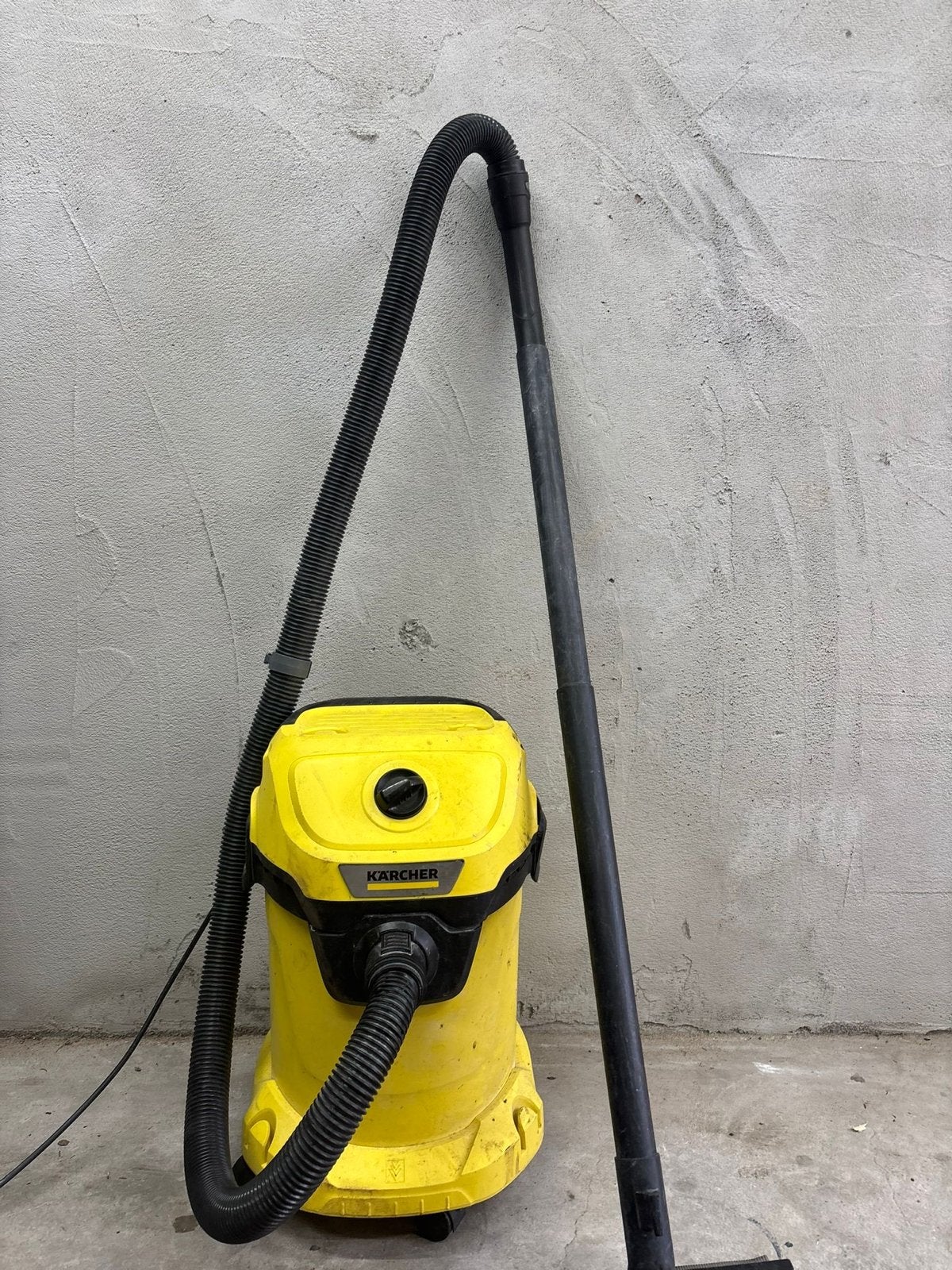 Kärcher WD 2 Plus V-12/4/18 Nat- en Droogzuiger, Ophalen, Inclusief accessoires, Gebruikt, Kärcher