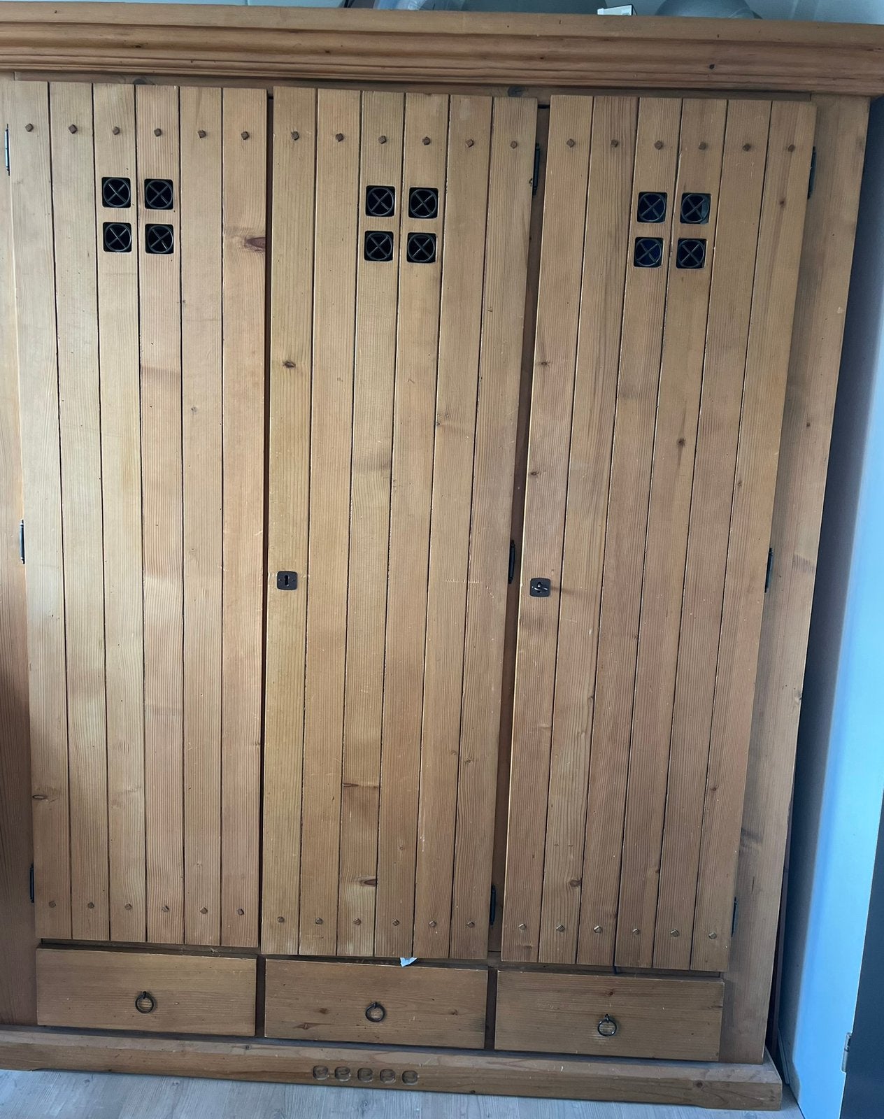 Grenen slaapkamer set bed en kast koloniale stijl, Ophalen, Gebruikt, Eenpersoons, Bruin