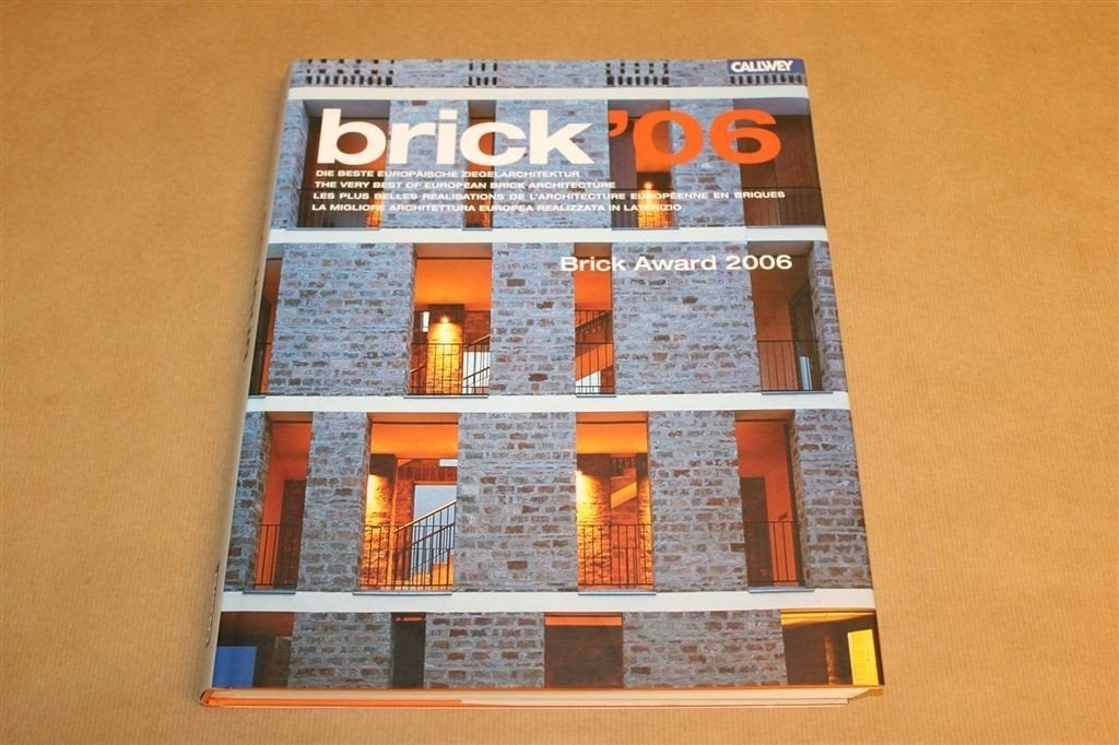 Brick 06 — Europese Baksteenarchitectuur, Award, Ophalen of Verzenden, Zo goed als nieuw, Architecten