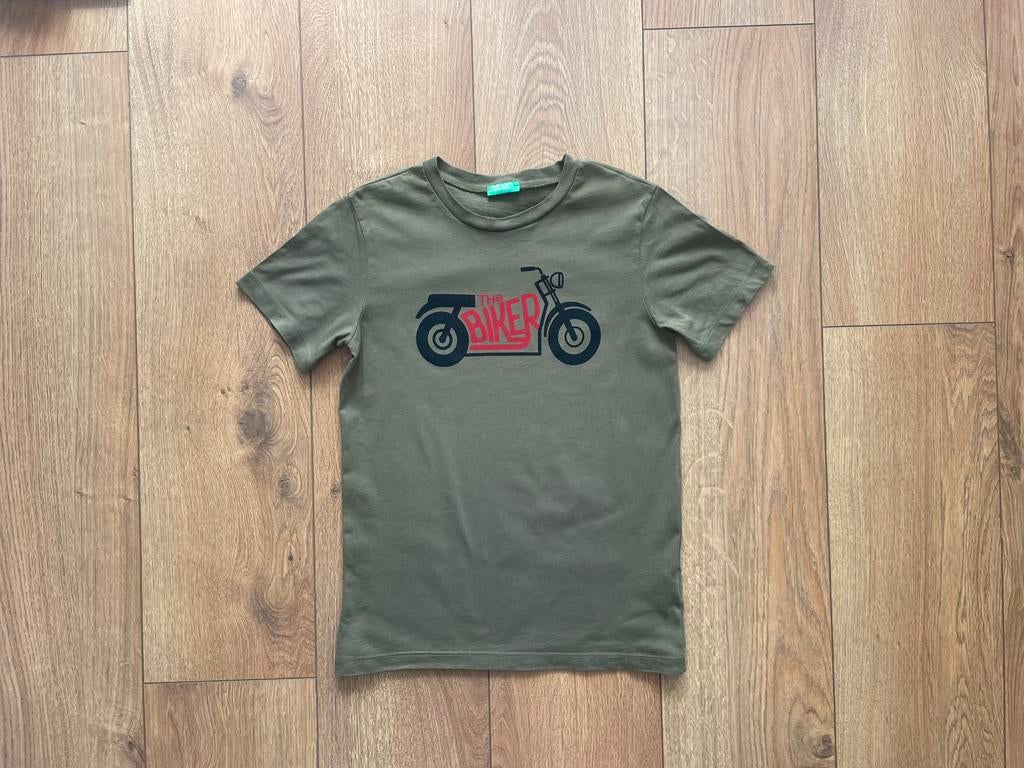 Benetton leuk khaki groen t-shirt maat 150 (10-11 jaar), Kinderen en Baby's, Kinderkleding | Maat 146, Ophalen of Verzenden, Jongen