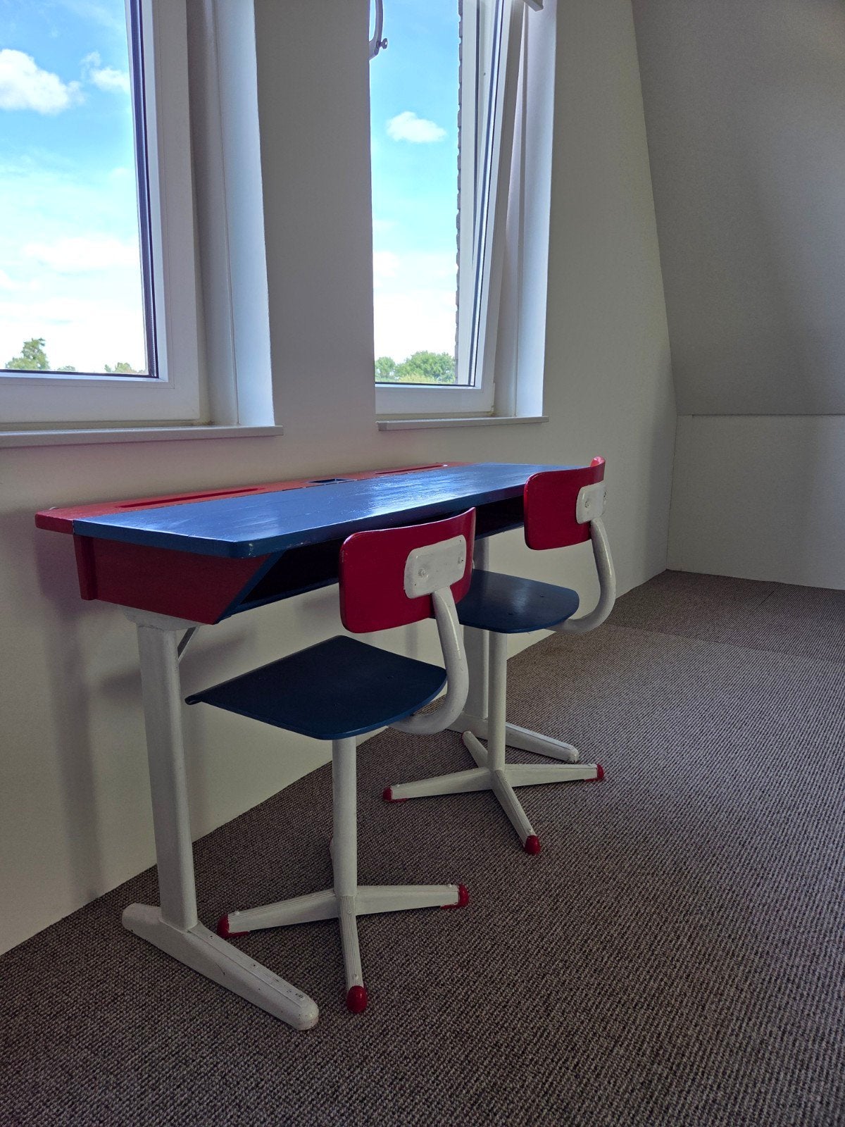 Schoolbankje / bureautje met stoelen, Gebruikt, Hout, Kinderbureau, Vintage