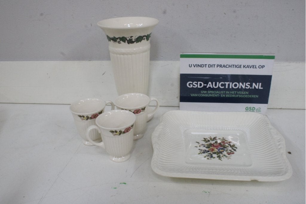 Wedgwood Stratford, Huis en Inrichting, Keuken | Servies, Ophalen of Verzenden, Niet ingevuld, Niet ingevuld, Niet ingevuld