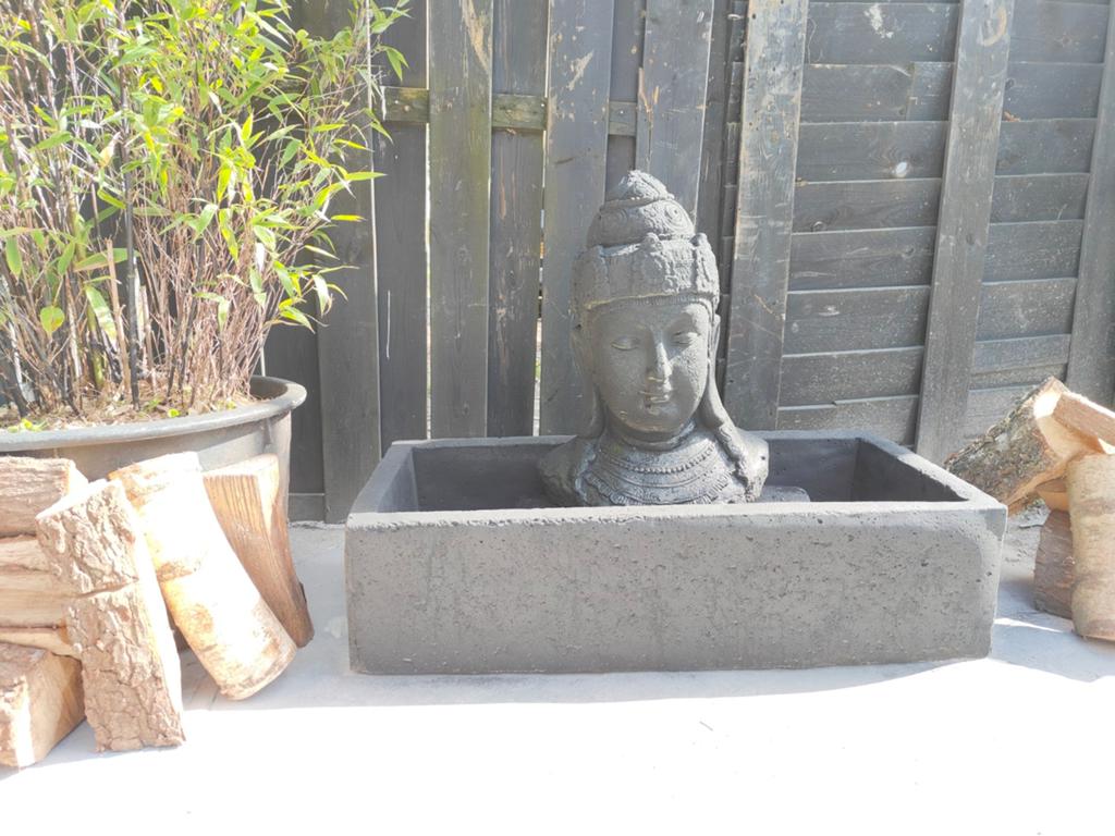 Mooie Geisha oosterse Buddha fontein water ornament beton, Rond, Nieuw, Ophalen of Verzenden, 60 cm of meer