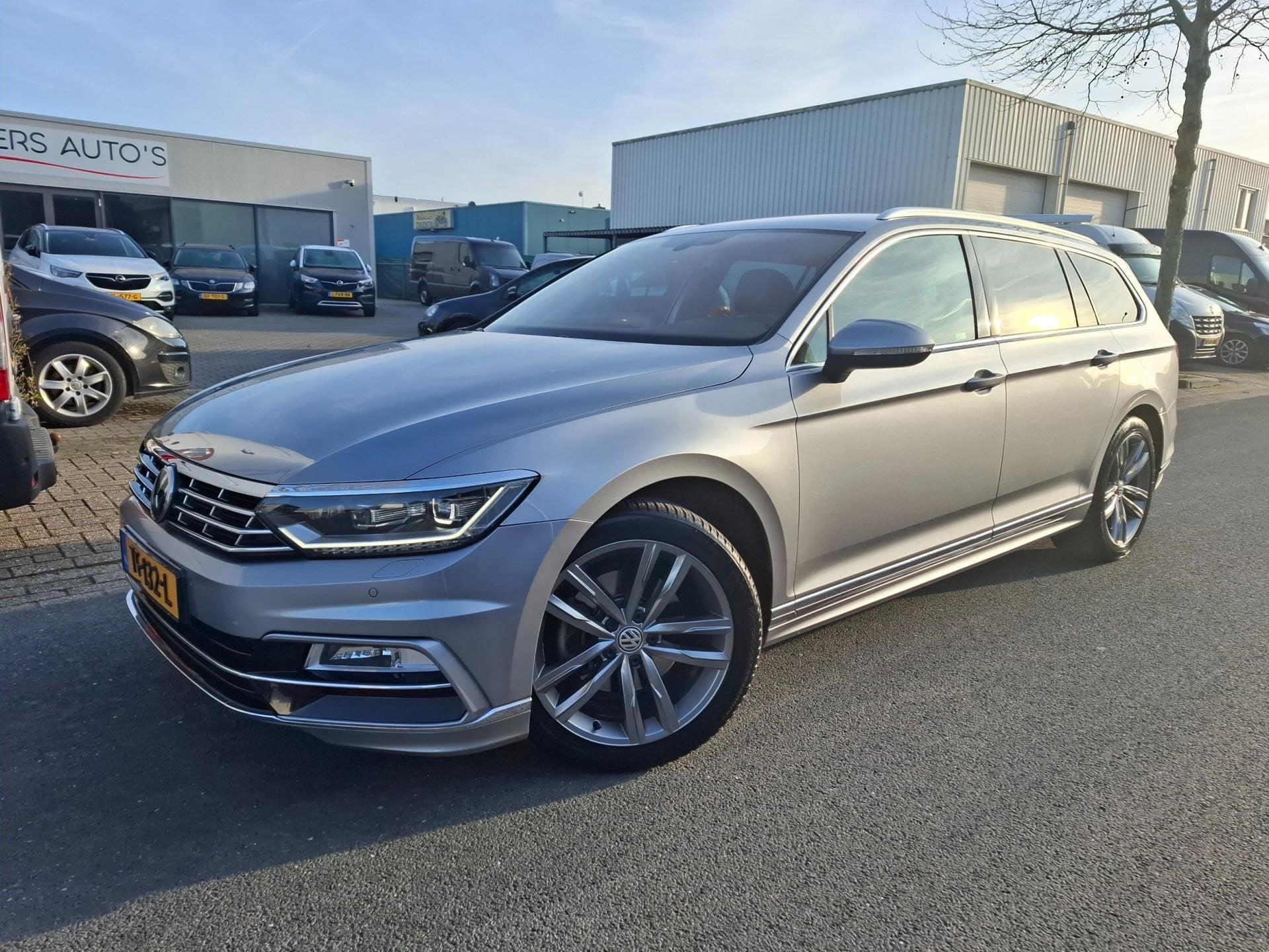 Volkswagen Passat Variant 1.4 TSI Highline Business R AUTOMA, Auto's, Volkswagen, 125 pk, 4 cilinders, 66 €/maand, 20 km/l
