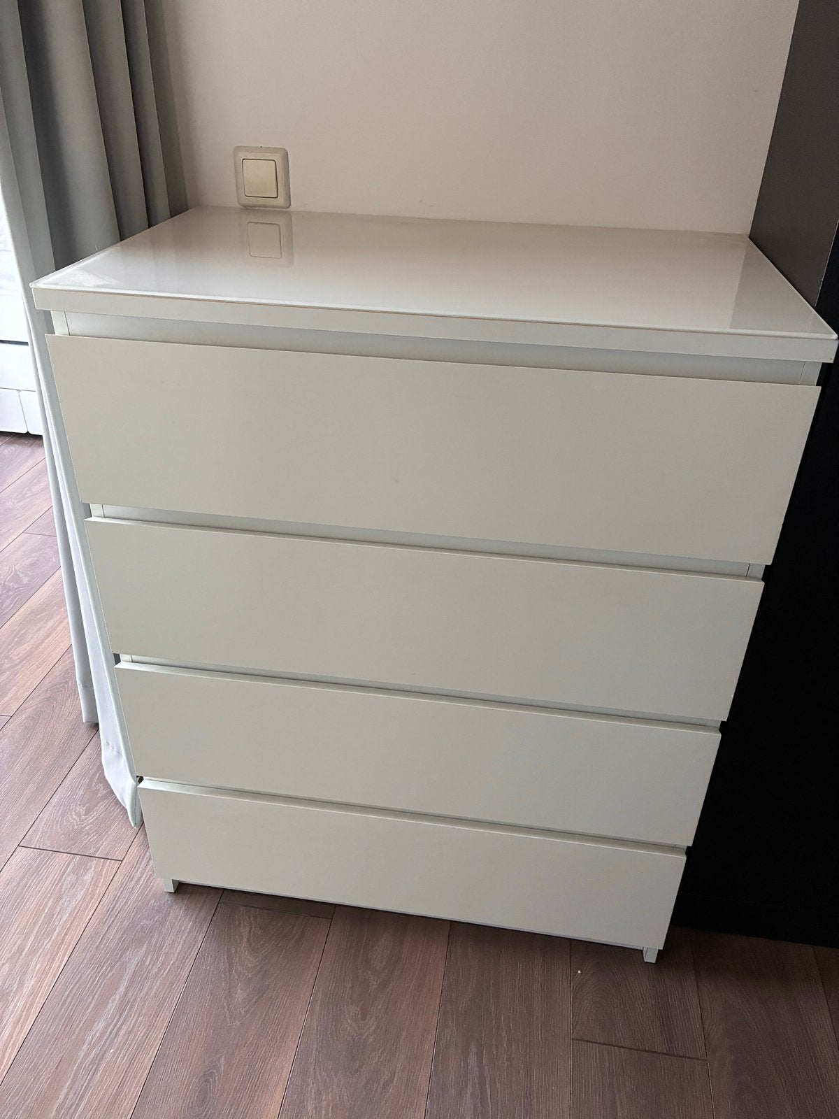 IKEA Malm ladekast met glazen plaat, Ophalen, 100 tot 150 cm, 50 tot 100 cm, 3 of 4 laden