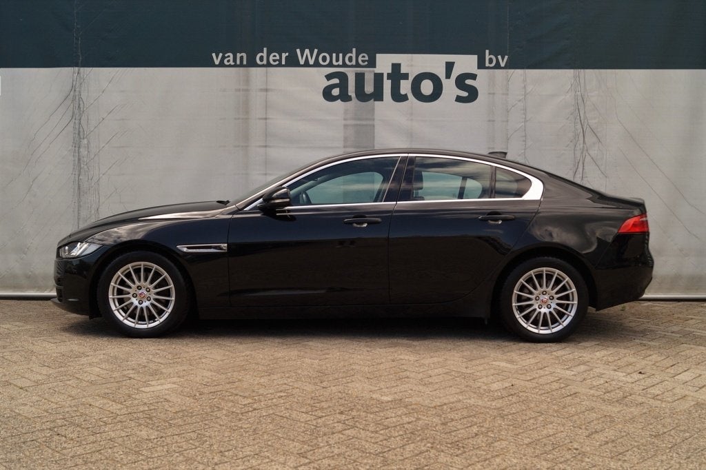 Jaguar XE 2.0 D 163pk Automaat Prestige -LEER-NAVI-ECC-, Automaat, Dealer onderhouden, Achterwielaandrijving, Euro 6