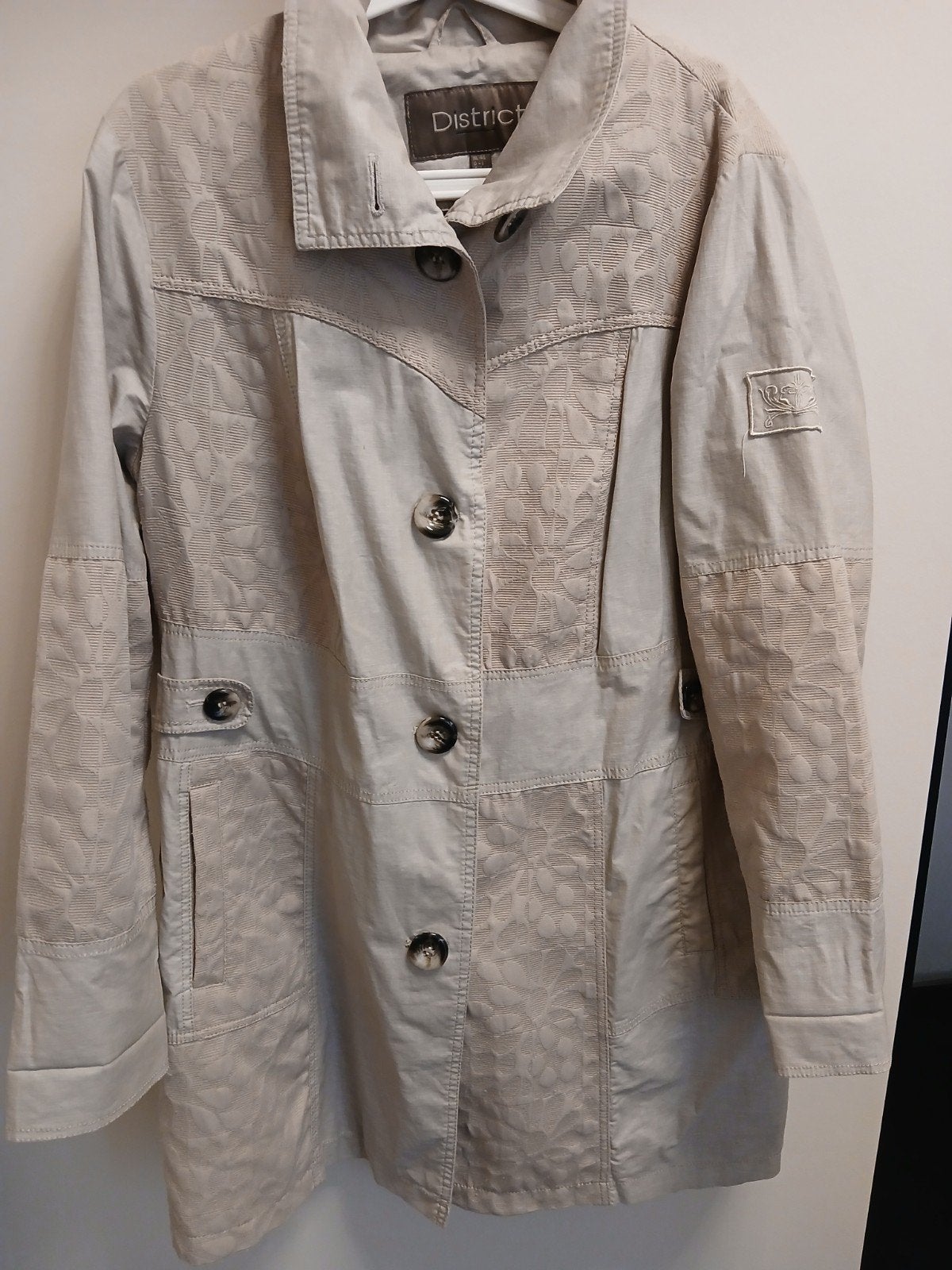 District jas maat 46, Kleding | Dames, Verzenden, Beige, Maat 46/48 (XL) of groter, Zo goed als nieuw