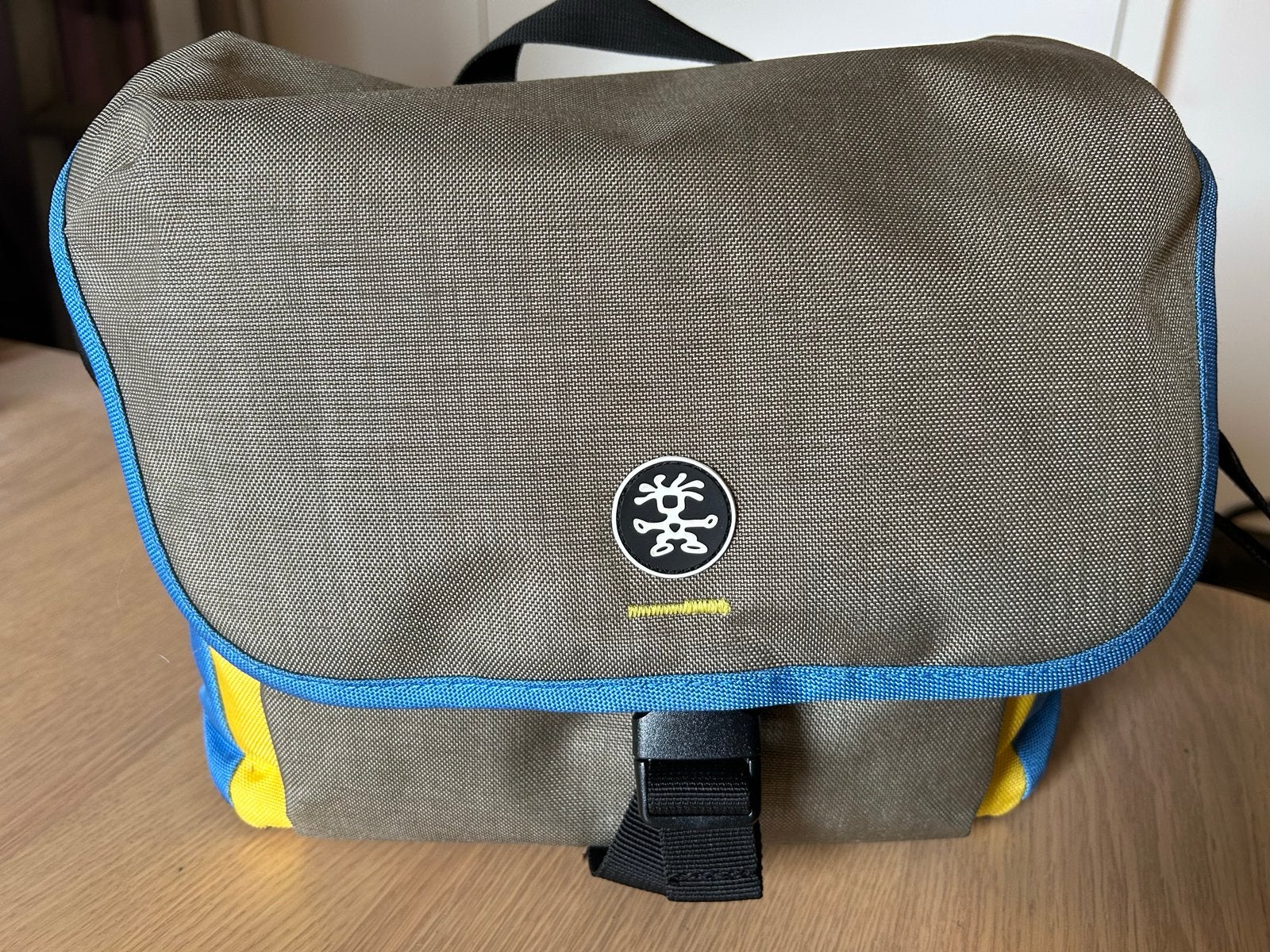 Nu€40 Crumpler ProperRoady 2.0 Camera Sling 4500 Schoudertas, Ophalen of Verzenden, Zo goed als nieuw, Schoudertas, Crumpler