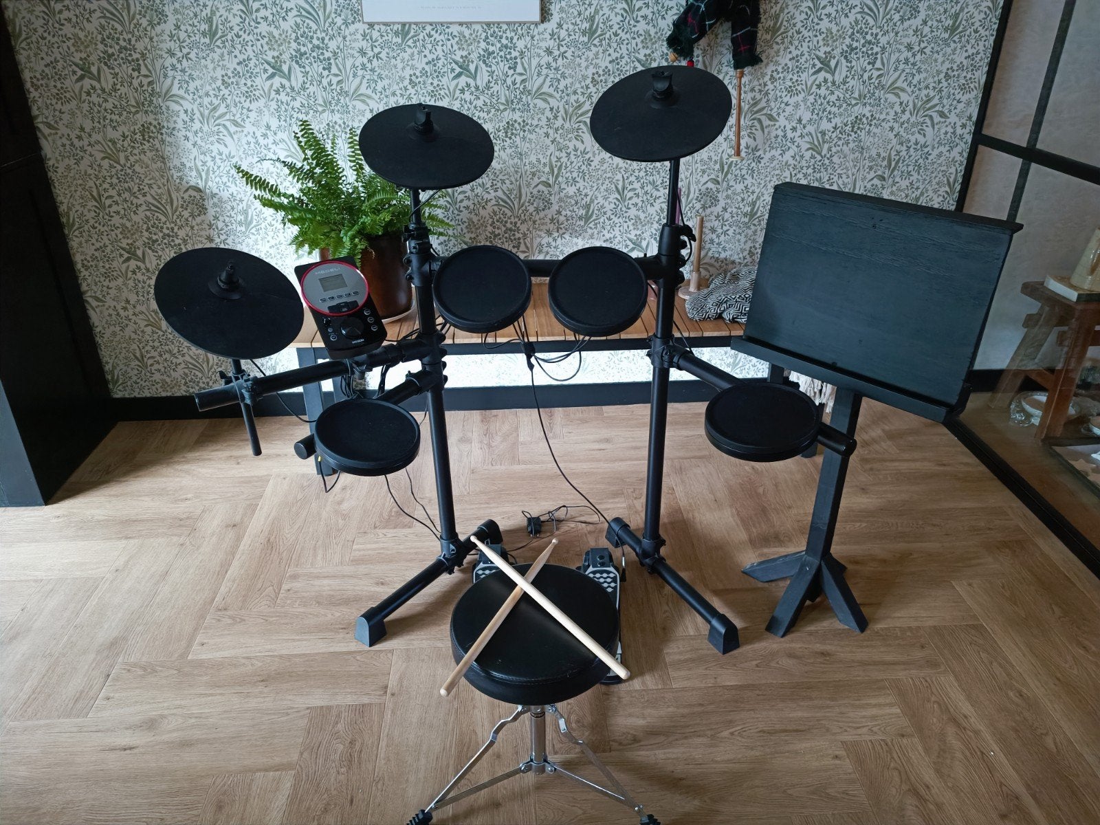 Elektronisch drumstel+kruk+muziekbladhouder
type: DD600, Ophalen, Zo goed als nieuw, Overige merken, Elektronisch