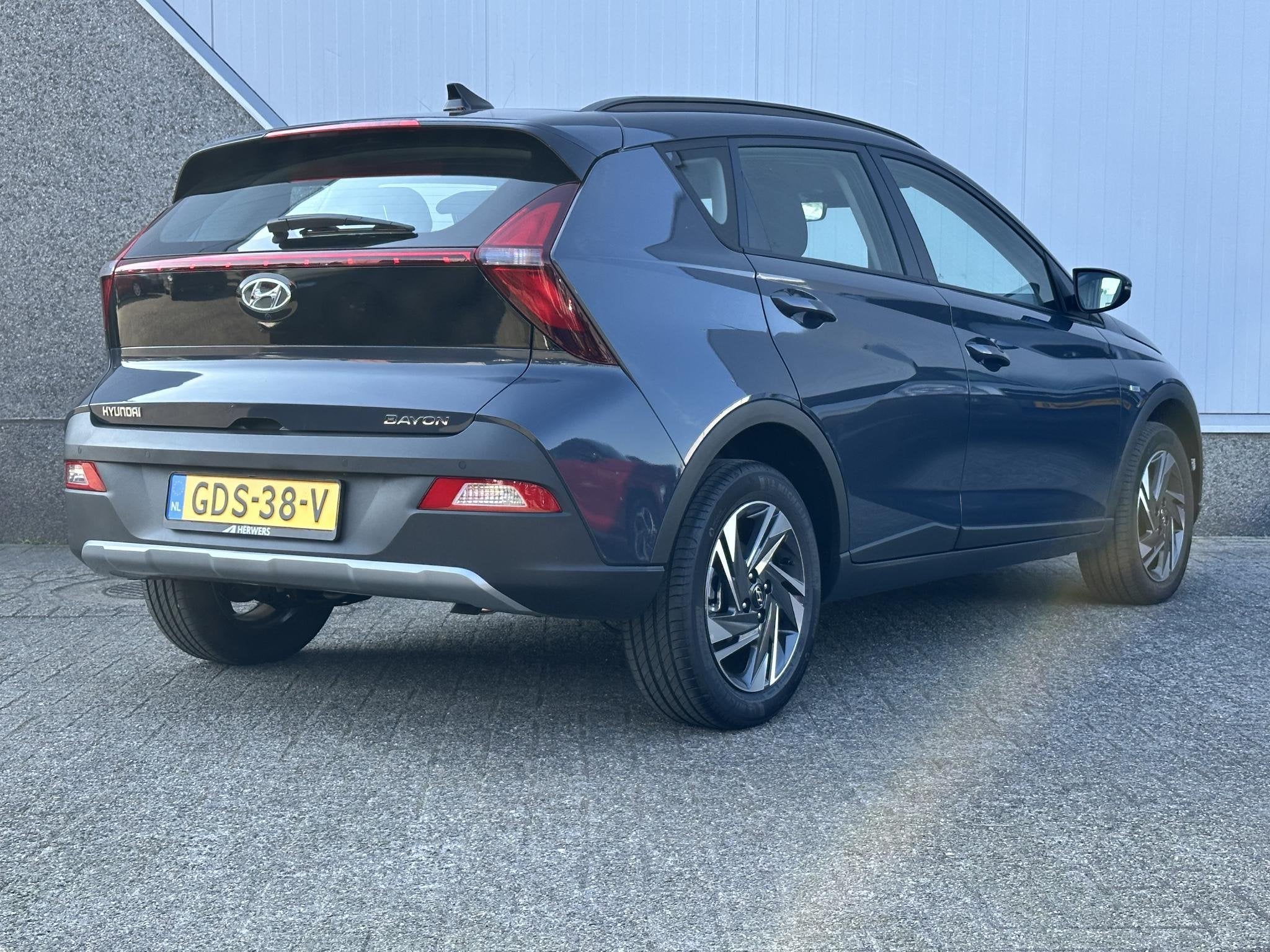 Hyundai Bayon 1.0 T-GDI Comfort Smart / Navigatie middels Ap, Auto's, Voorwielaandrijving, 1095 kg, 1110 kg, Origineel Nederlands