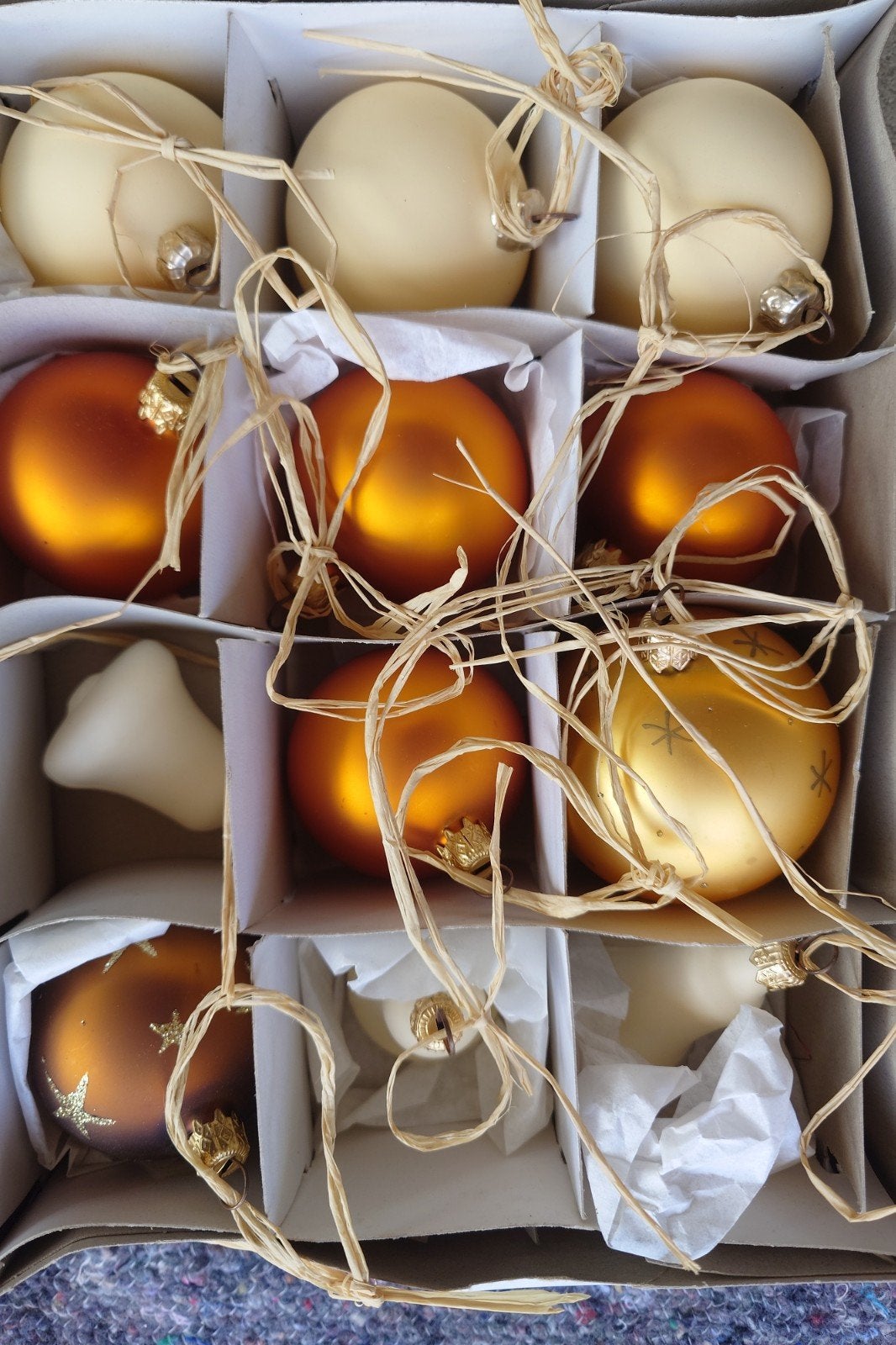 Glazen kerstballen oranje/wit, Diversen, Kerst, Ophalen of Verzenden