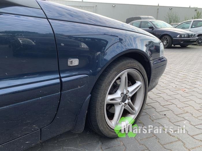Scherm rechts-voor van een Volvo C70, Gebruikt, -, -, Ophalen of Verzenden