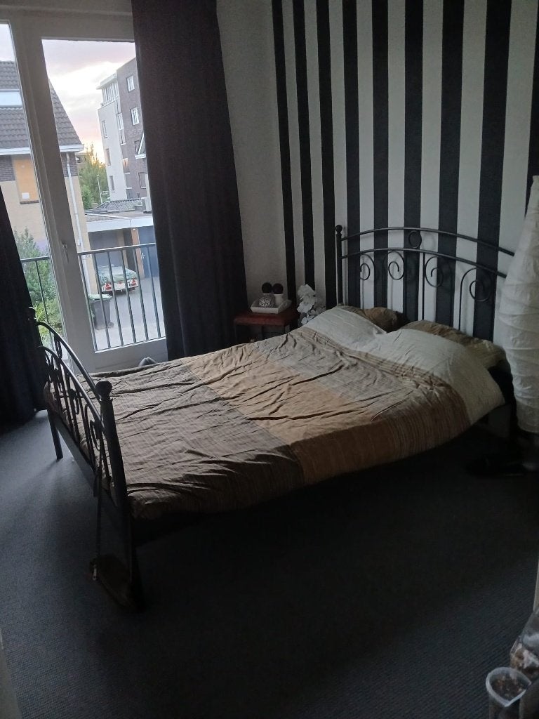 Bed, Netjes, Zwart, Tweepersoons, Zo goed als nieuw