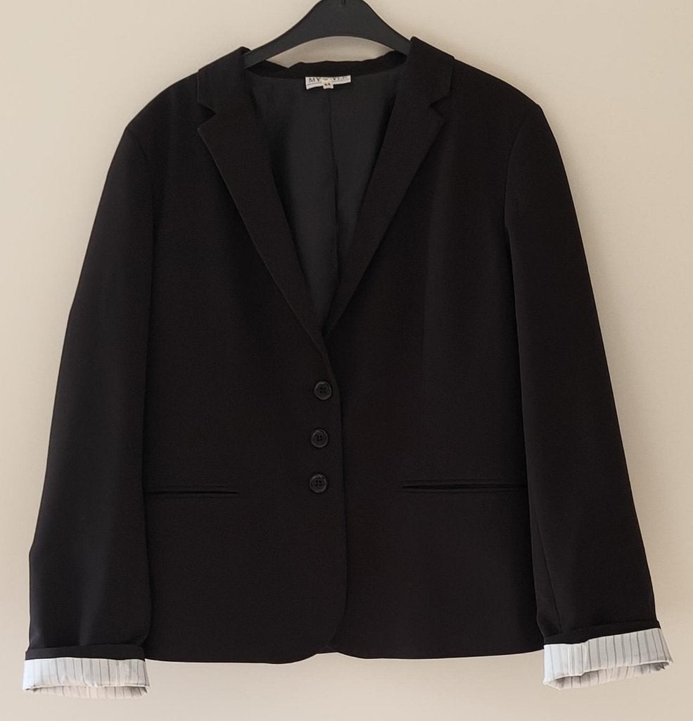 Klassieke zwarte blazer - gestreepte Voering, Zwart, Maat 42/44 (L), Ophalen of Verzenden, Zo goed als nieuw