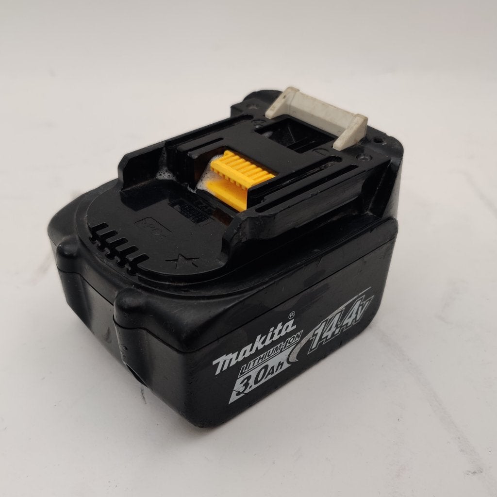 Makita accu 14,4V 3.0 Ah - met Garantie nu voor €24.99, M, Ophalen of Verzenden, Zo goed als nieuw, M