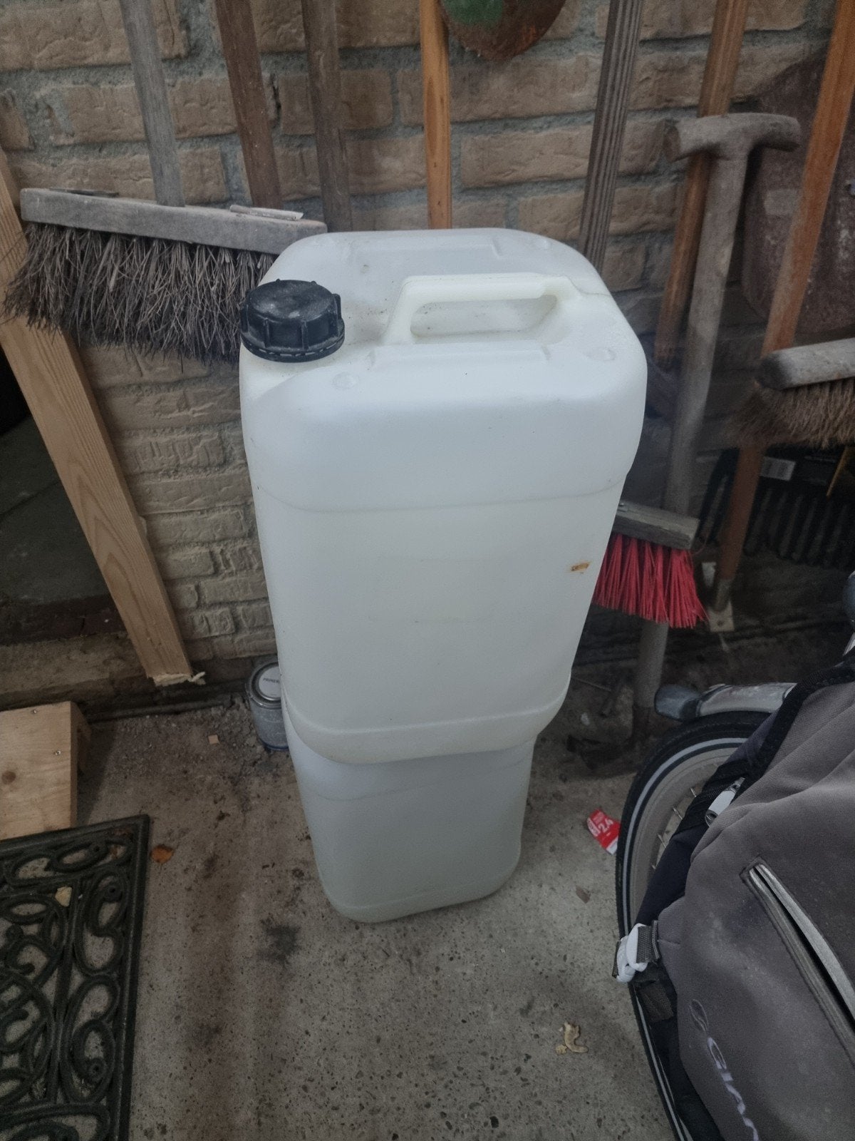 Witte jerrycan - 25 liter gebruikt voor zeeaquarium, Ophalen, Gebruikt