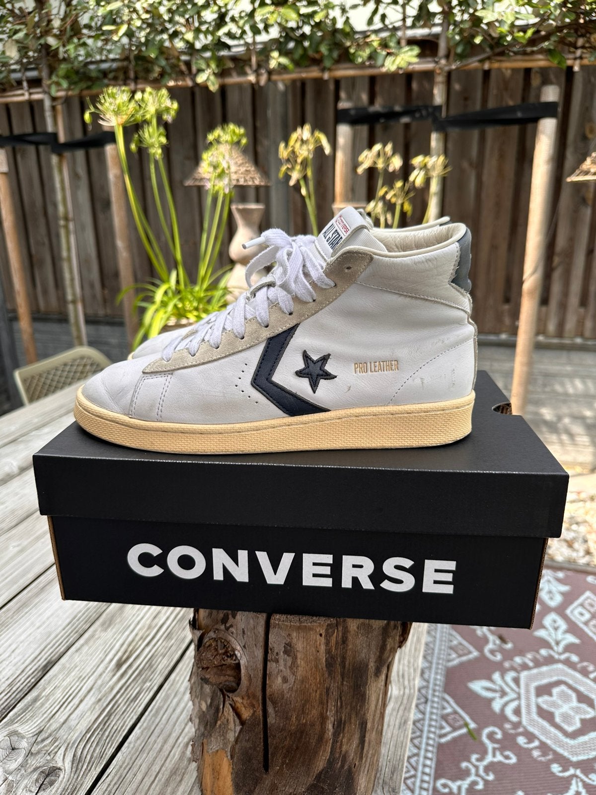Converse hi top basketball sneaks boxed, Kleding | Heren, Schoenen, Wit, Ophalen of Verzenden, Sneakers of Gympen, Gedragen