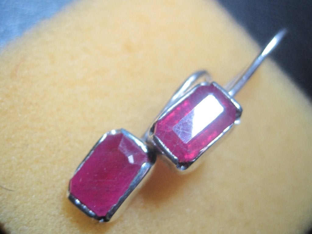 Antiek natuurlijke robijnen oorbellen cica 1950, Ophalen, Zilver, Oorbellen, Met edelsteen