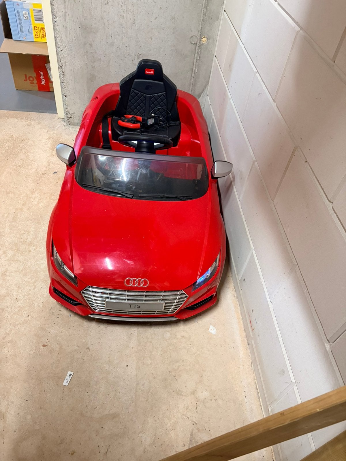 Gebruikte elektrische Audi kinderauto tot 25 kg, Kinderen en Baby's, Speelgoed | Buiten | Voertuigen en Loopfietsen, Ophalen, Gebruikt