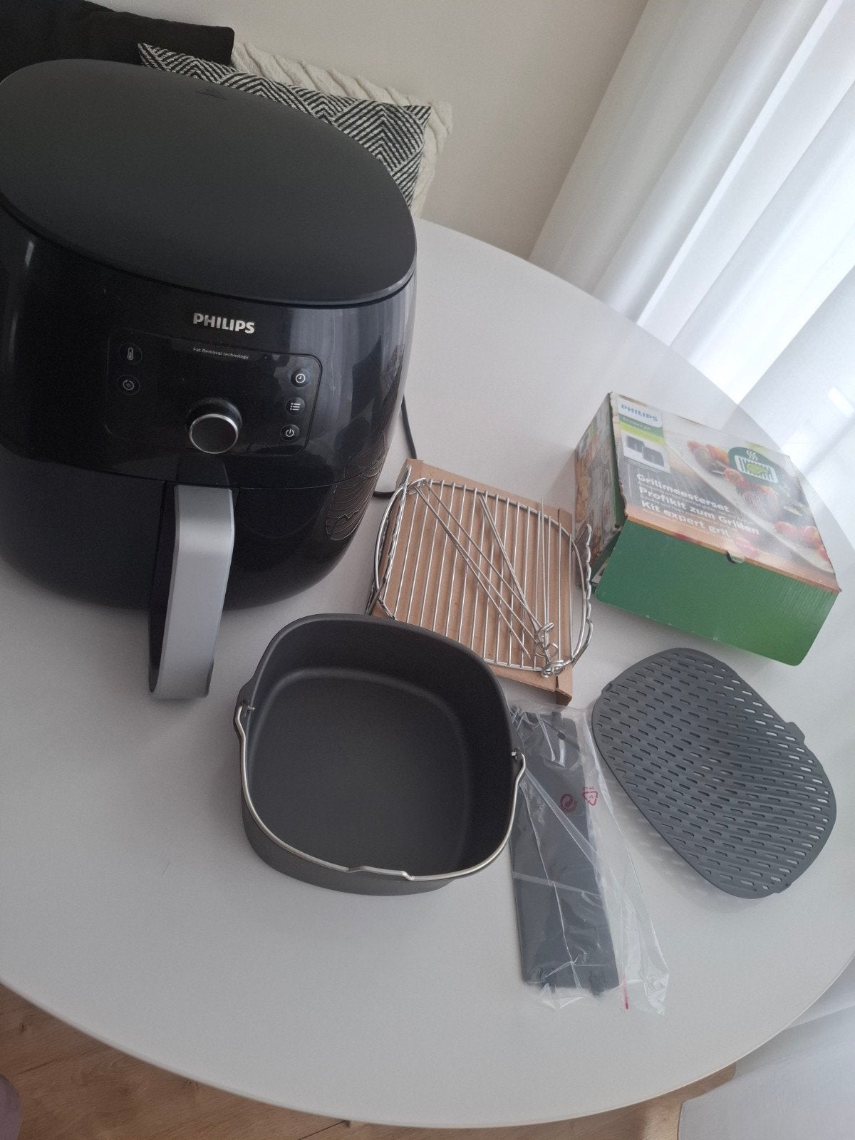 philips airfryer xxl met accessoires, Ophalen of Verzenden, Zo goed als nieuw, Airfryer XXL, 1500 gram of meer