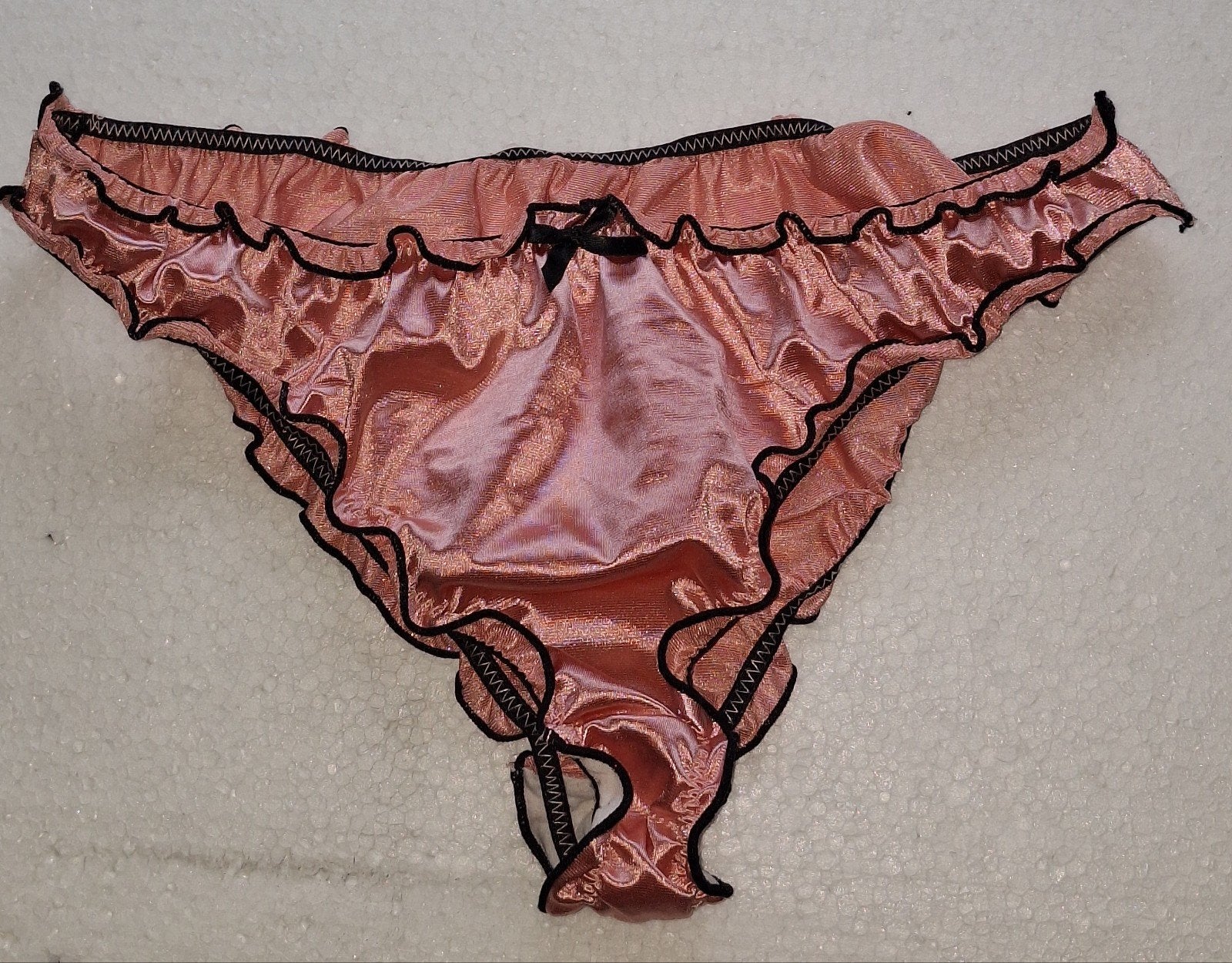 Sexy bronskleurige satijnen slip maat L/XL, Kleding | Dames, Verzenden, Slip