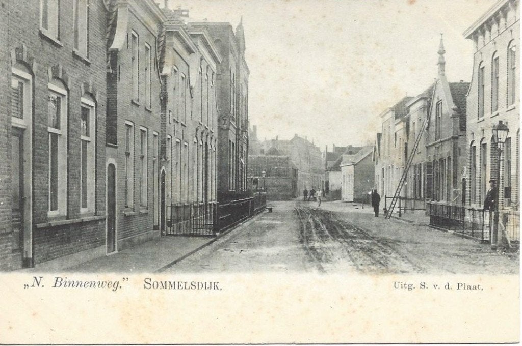 Sommelsdijk (Z.H.) N. Binnenweg, Volk, ca. 1900, Verzamelen, Ansichtkaarten | Nederland, Ophalen of Verzenden, Voor 1920, Ongelopen