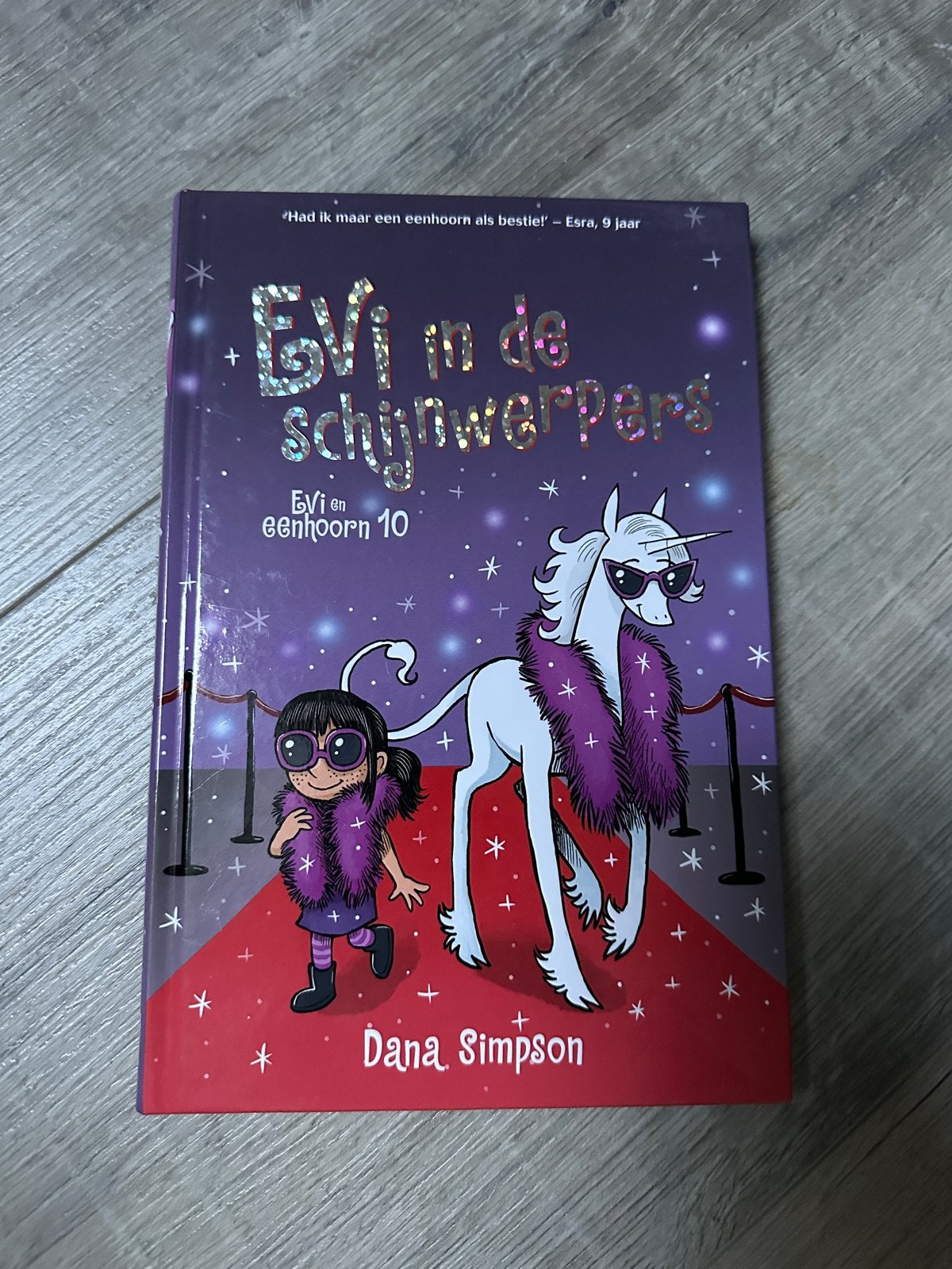 Evi in de schijnwerpers - Evi en eenhoorn 10, Boeken, Ophalen of Verzenden, Zo goed als nieuw, Fictie