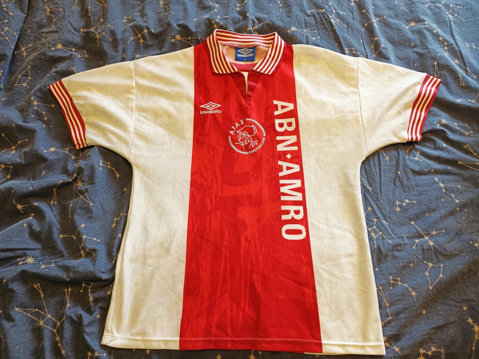 Ajax voetbalshirt Umbro Maat M, Maat 48/50 (M), Ophalen of Verzenden, Voetbal, Gedragen
