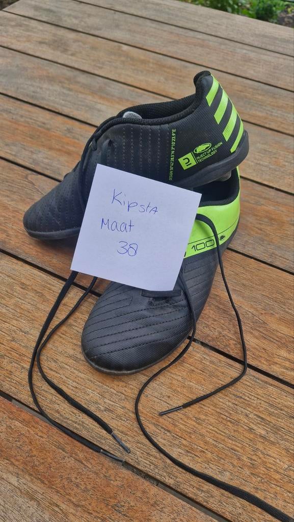 Kipsta voetbalschoenen maat 36 - enkele keren gebruikt, Ophalen of Verzenden