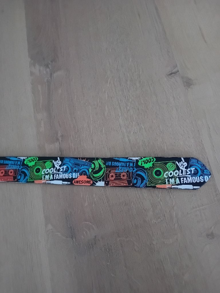 Kinder broek riem gekleurd 90 cm, Kleding | Dames, Riemen en Ceinturen, Ophalen of Verzenden, Zo goed als nieuw, Overige kleuren